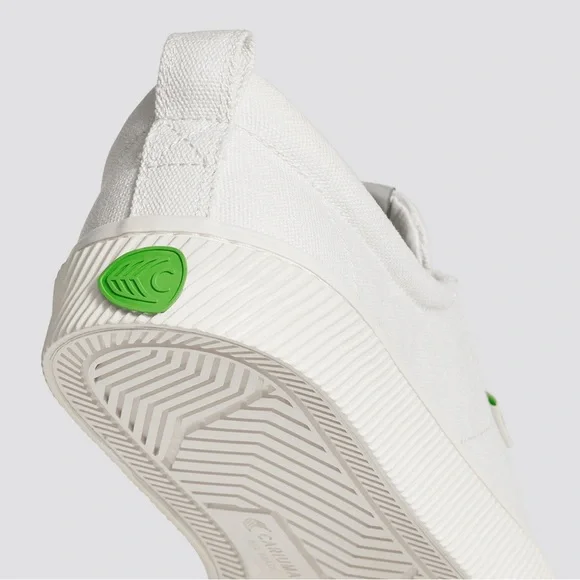 Cariuma Off-White Canvas
OCA LOW|NIB|The Perfect White Tennis Shoe! - Picture 4 of 14